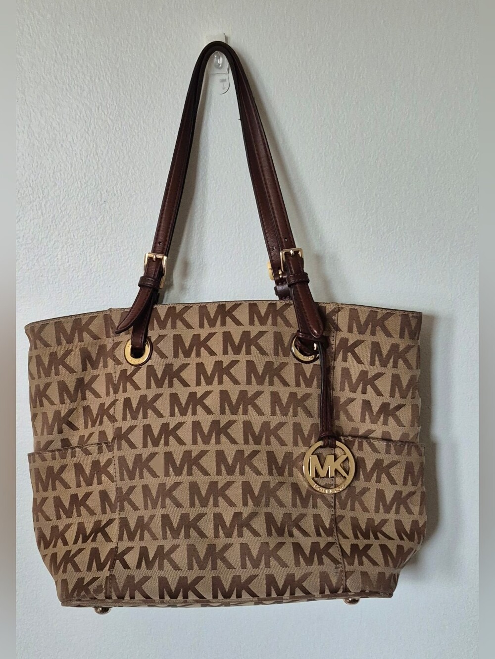 Authentic Michael Kors Jet Set Travel Signature Tote.